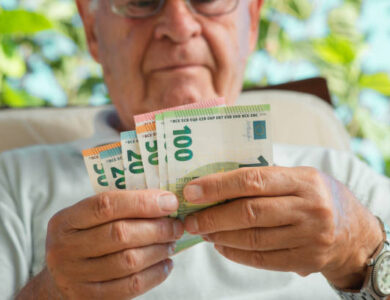 How-to-save-money-for-your-retirement-age.